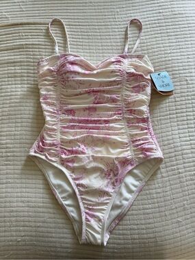 NWT ONE PIECE BATHING SUIT